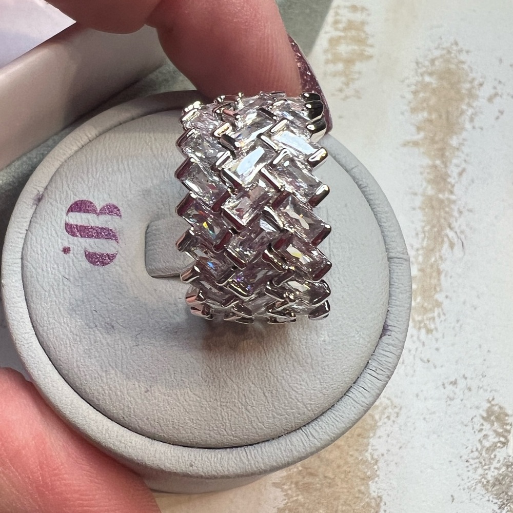 NWT- Size 6 - luxe band